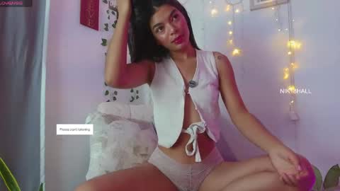 Snapshot of nicolle_swt chatting on May 29, 2026, 12:03 pm Nicolle online show from May 29, 2026, 12:03 pm