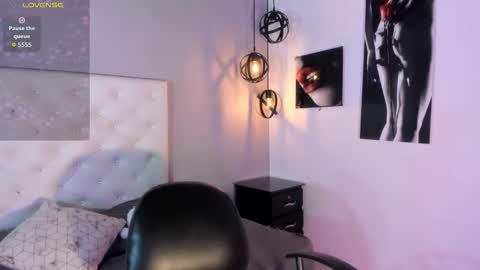 Snapshot of nicollee_heart chatting on December 5, 2025, 2:25 pm Nicolle online show from December 5, 2025, 2:25 pm