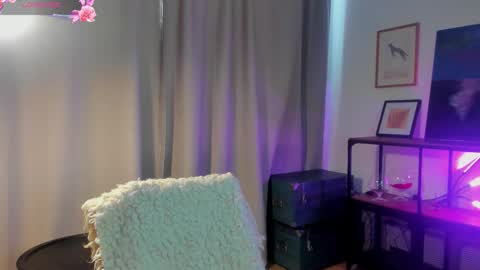 Snapshot of nicollefarrey chatting on February 7, 2026, 8:29 am Kim online show from February 7, 2026, 8:29 am