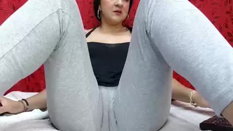 NICOLLE online show from June 8, 2026, 9:15 pm
