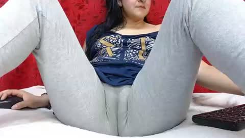 NICOLLE online show from July 8, 2026, 10:58 pm