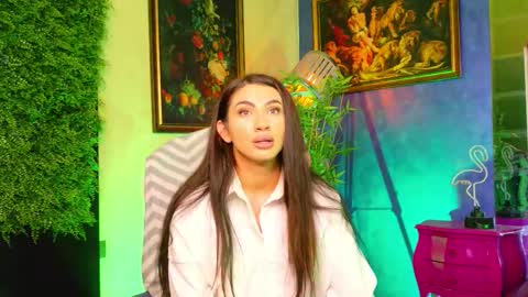 Nicolle online show from October 13, 2025, 5:13 pm