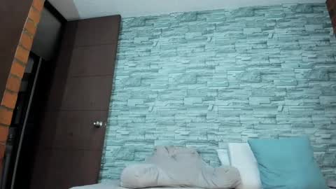 nicollesofia3 online show from February 21, 2025, 8:07 am