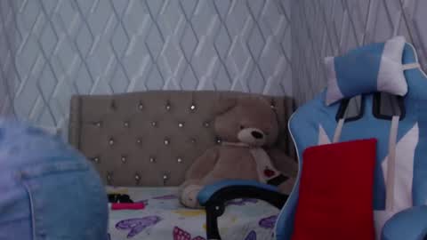 Nicolle Miley online show from January 14, 2025, 3:11 am