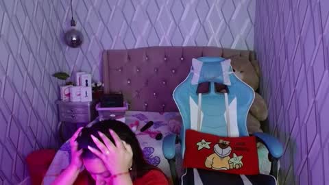 Nicolle Miley online show from March 3, 2025, 3:19 am