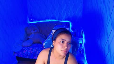 Nicolle Miley online show from November 14, 2025, 3:27 am