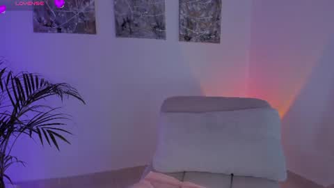 Nicollewest online show from June 14, 2026, 10:45 pm