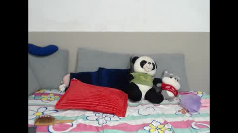 NicollGreen online show from November 6, 2025, 7:04 pm