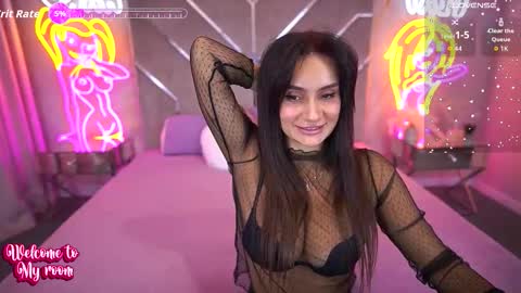 Nicole online show from October 20, 2025, 5:41 am
