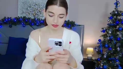 NicolRos online show from December 21, 2025, 11:17 am