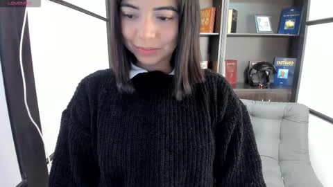 NicolRoss online show from September 19, 2025, 12:50 pm