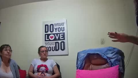 nicoltatiana_ online show from September 12, 2025, 11:59 pm