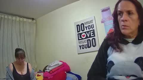 nicoltatiana_ online show from November 14, 2025, 10:29 pm
