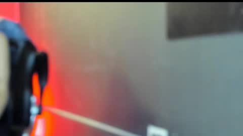 Snapshot of nicolvibes_212 chatting on November 17, 2025, 7:19 pm Nicol online show from November 17, 2025, 7:19 pm