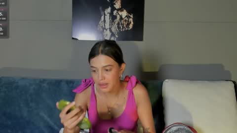 Nicol online show from April 7, 2026, 9:04 pm