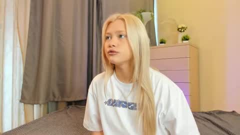 Hannah help me get 50 thumbs up online show from June 29, 2026, 5:14 am