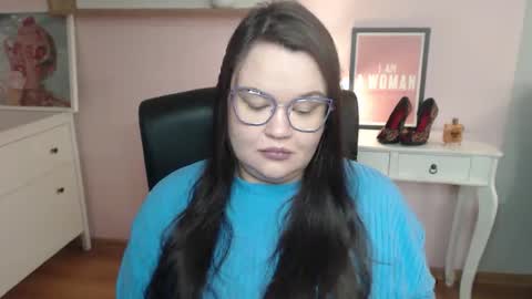 Snapshot of nightholly chatting on February 16, 2026, 5:14 am Holly online show from February 16, 2026, 5:14 am