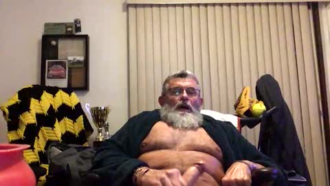 nightmoves1970 online show from December 20, 2025, 5:47 am