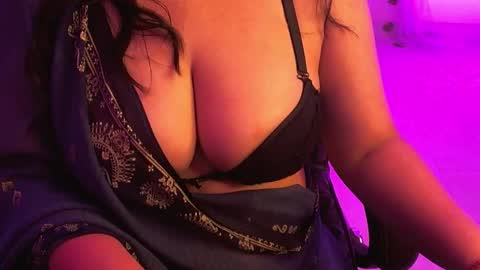 nightqueen107446 online show from October 16, 2025, 2:23 am