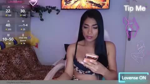 Snapshot of niickylovee chatting on March 4, 2026, 8:04 pm Nicolle Bustamante online show from March 4, 2026, 8:04 pm