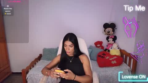 Nicolle Bustamante online show from June 22, 2026, 4:31 am