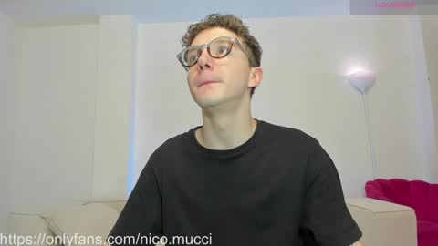Snapshot of niico_18 chatting on January 13, 2025, 2:18 am Nicolas Mucci online show from January 13, 2025, 2:18 am