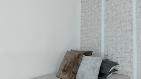 Niicole online show from September 19, 2025, 7:14 pm