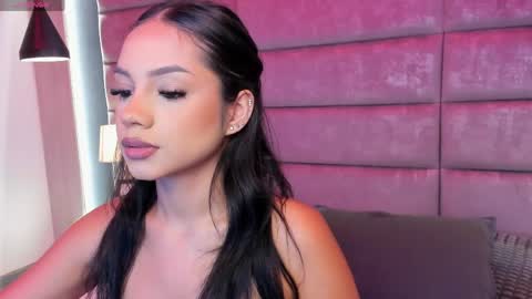 Nicole online show from April 13, 2026, 2:55 pm