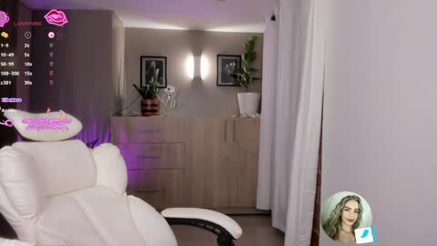 Niicoleta  online show from April 9, 2026, 6:19 am