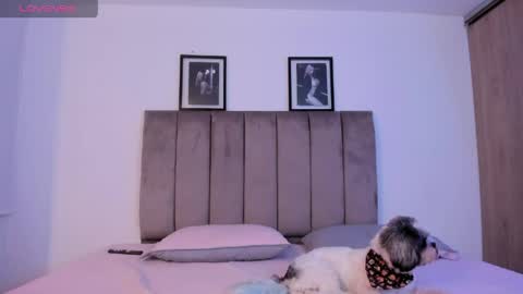 Niicoleta  online show from May 15, 2026, 9:49 am