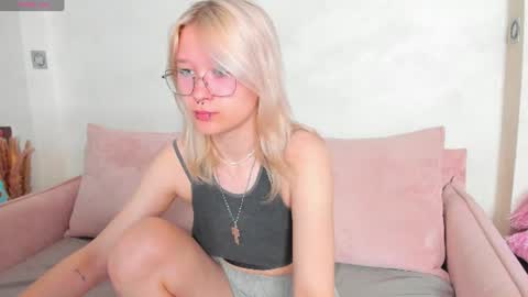 Nika Sm online show from July 15, 2026, 9:03 am
