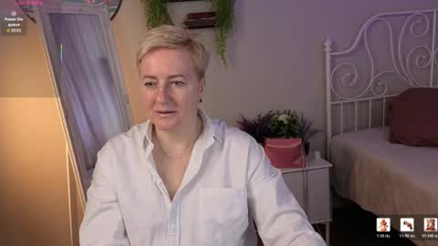 Snapshot of nika_smit chatting on May 7, 2026, 5:13 am Nika online show from May 7, 2026, 5:13 am