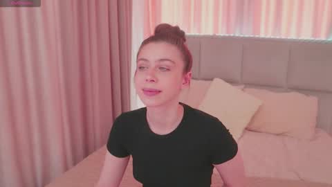 Nika online show from May 4, 2026, 9:49 am