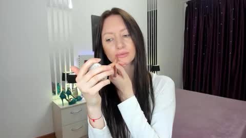 NikaLewis online show from April 21, 2026, 5:03 am
