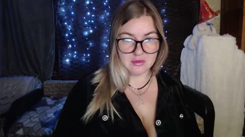 Snapshot of nikaskylink chatting on November 12, 2025, 12:22 am Nika online show from November 12, 2025, 12:22 am