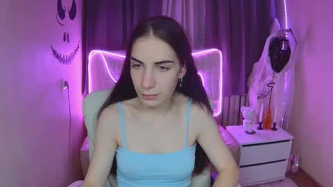 nikastarkk online show from October 14, 2025, 6:25 am