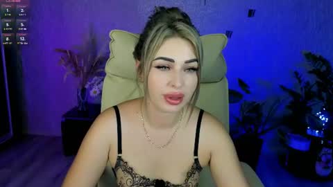 Snapshot of nikastill_ chatting on July 14, 2026, 2:05 am NikaStill online show from July 14, 2026, 2:05 am