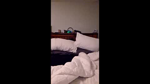 nikeair0628 online show from February 16, 2026, 8:21 am