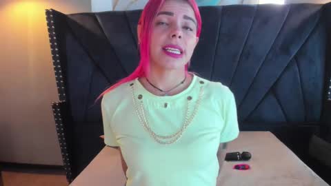 niki online show from September 30, 2025, 3:55 am