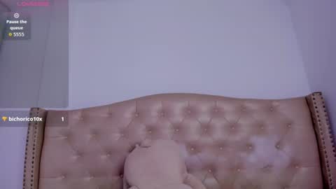 Niikii online show from June 11, 2026, 11:03 pm