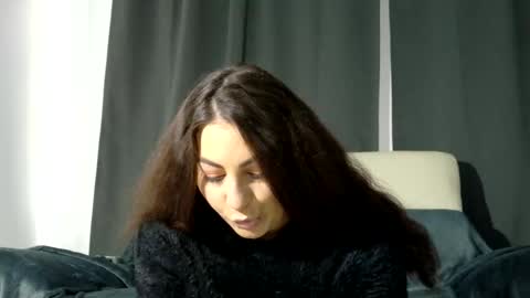 nikiluch online show from October 27, 2025, 7:12 am