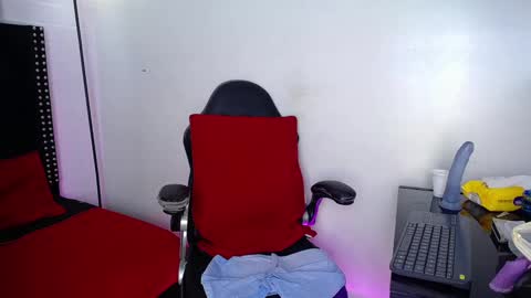 Nikkenyx online show from February 25, 2025, 4:10 pm