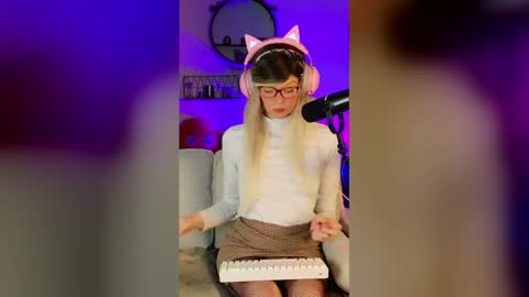 Kitty Chatte online show from March 25, 2026, 7:03 am