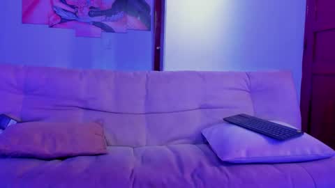 Snapshot of nikki_uwu chatting on February 7, 2026, 7:28 pm nikki_uwu online show from February 7, 2026, 7:28 pm