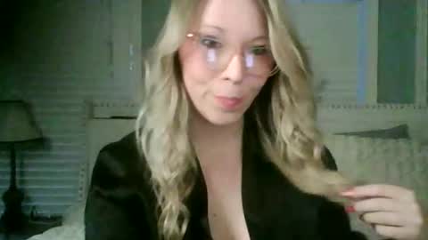 Snapshot of nikkib653466 chatting on February 3, 2026, 11:32 pm nikkib653466 online show from February 3, 2026, 11:32 pm