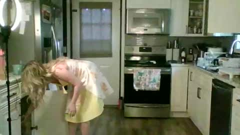 Snapshot of nikkib653466 chatting on March 2, 2026, 5:42 pm nikkib653466 online show from March 2, 2026, 5:42 pm