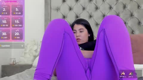 nikkibotero online show from January 11, 2026, 1:21 am