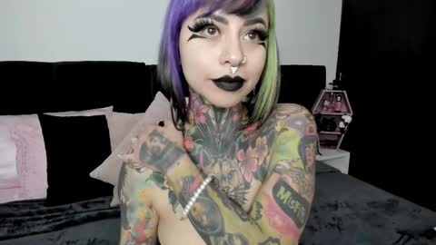 Nikki Ramone   online show from February 14, 2025, 9:24 am