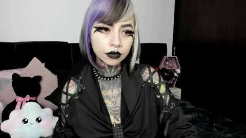 Nikki Ramone   online show from March 7, 2025, 2:36 am