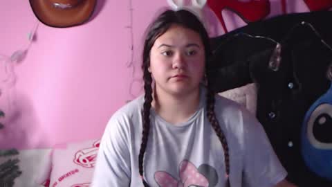 Snapshot of nikkirous_ chatting on January 2, 2025, 1:19 pm Nikkirous online show from January 2, 2025, 1:19 pm